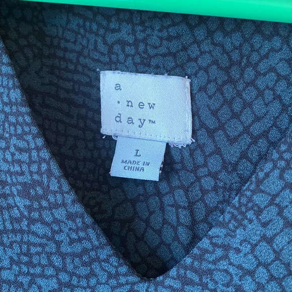 Green snakeskin long sleeve dress - Picture 3 of 4